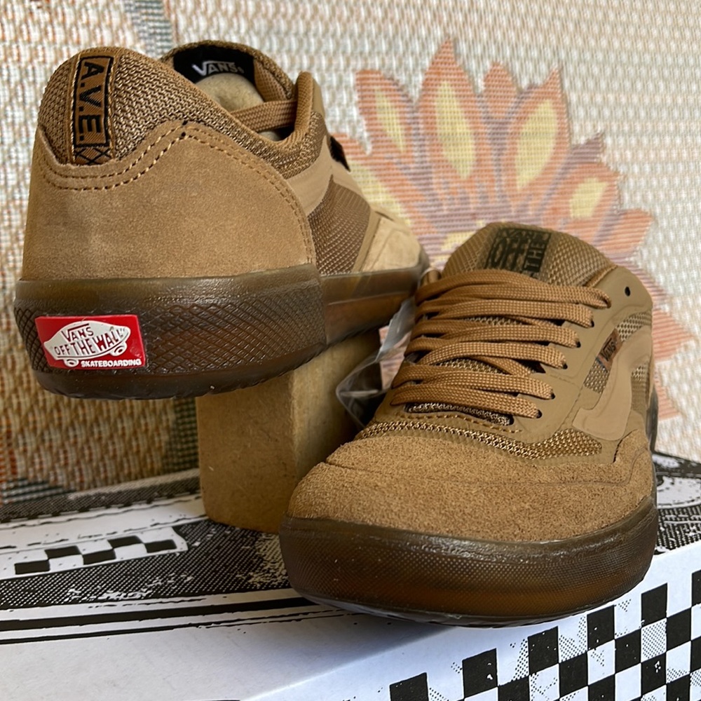 Vans Men’s Ave
Tobacco/Gum
VN0A5JIBLV9
Sneakers - Picture 10 of 16
